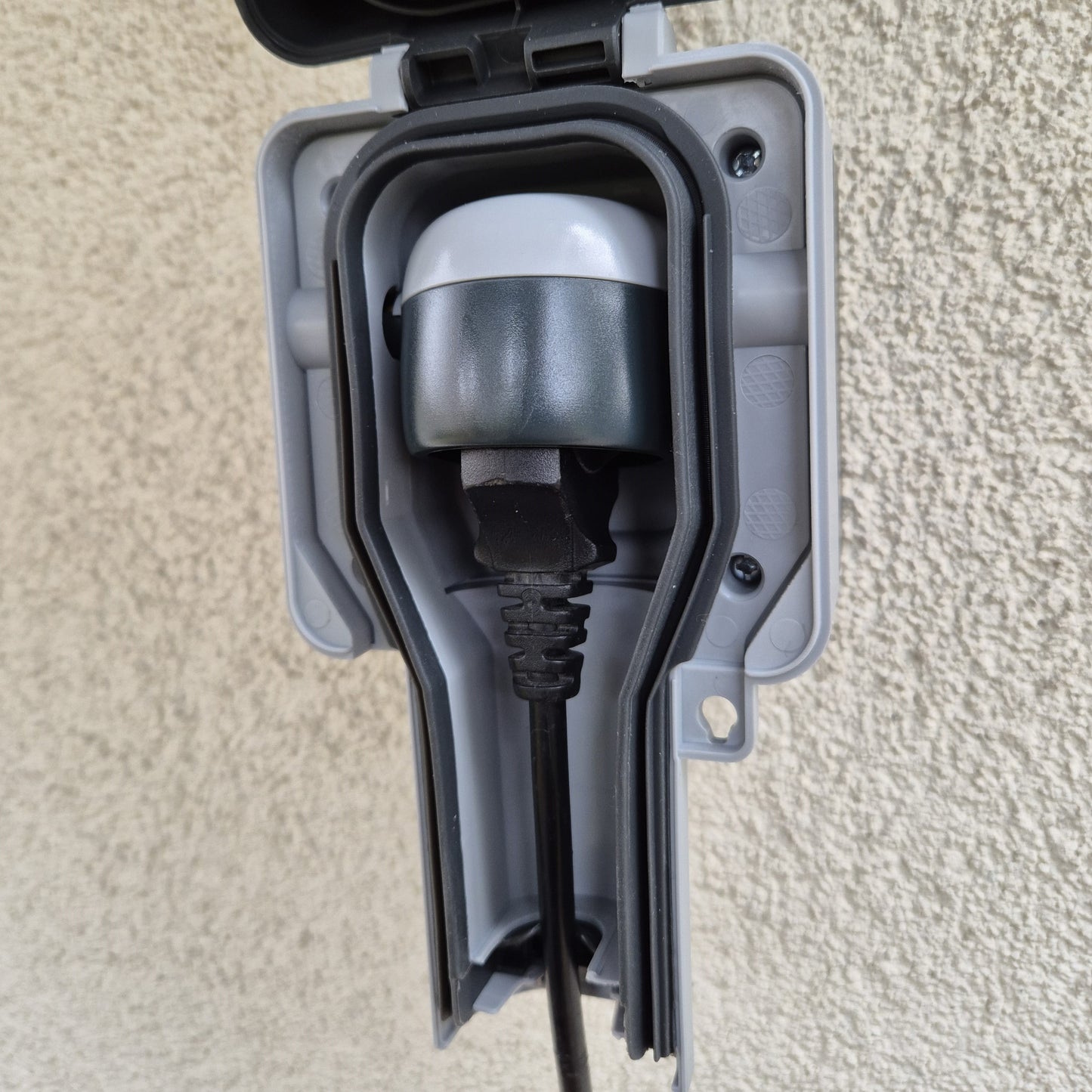 Dr. Storm Zásuvka - Ocelová vnější zásuvka pro elektromobily pro extrémní podmínky